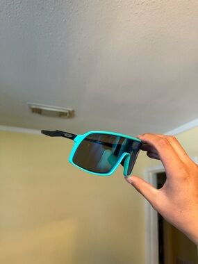 Turquoise Frame Women's Sport Sunglasses Oakley Oakleys